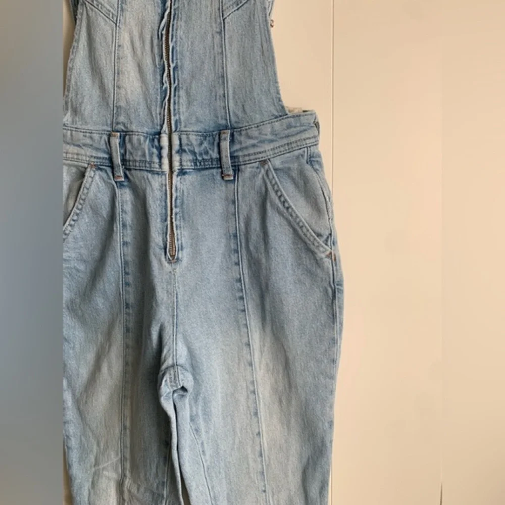 Free People We The Free Camilla‎ Overall Slim Bootcut Fit Light Wash Size Small
